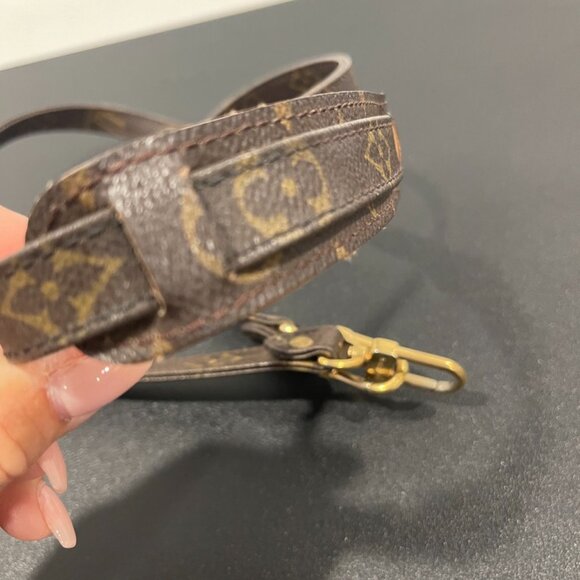 Louis Vuitton Monogram Strap with Shoulder Pad (C116584-2) - Picture 2 of 3